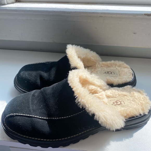UGG Slippers - Picture 2 of 3